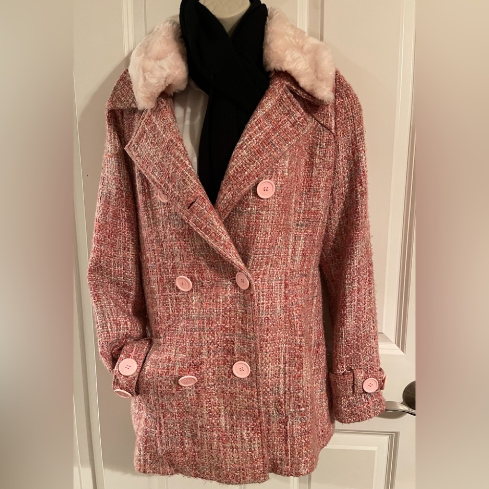 Guess women’s beautiful pink coat caller fury